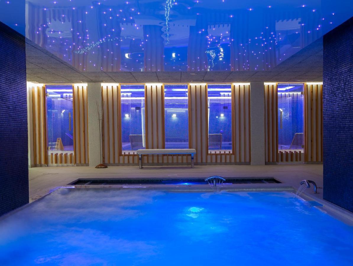 Double Room Extra Bed Spa Access
